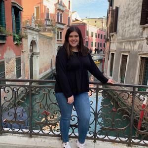 Meet your Posher, Olivia